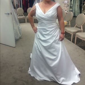 Brand new Wedding dress from David’s Bridal